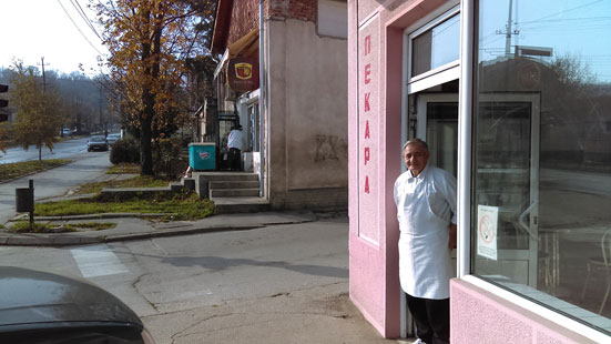 Ratko Marinković, ispred svoje pekare